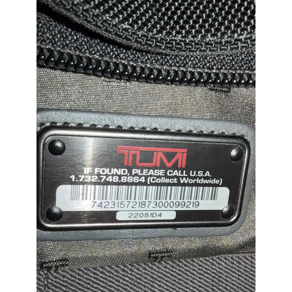 Tumi Alpha 2 wheeled rolling compact carryon suitcase briefcase